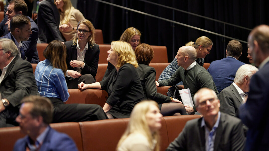 Diskusjon i salen på Bjørvika Topplederforum 2023. Foto Helge Brekke